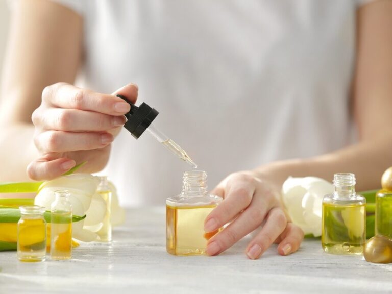 Perfumed oil
